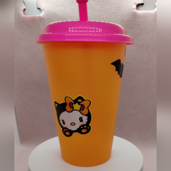 New Hello Kitty Batty Reusable Color-changing 12oz tumbler with top & straw. - Picture 7 of 8